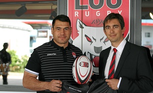 Malgré l'arrivée de nombreux joueurs l'été dernier, notamment l'international australien George Smith (à g.), le LOU lutte pour se maintenir en Top 14