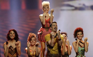 Le candidat moldave Pasha Parfeny, lors des semi-finales de l'Eurovision le 22 mai 2012.