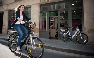 Le vélo à assistance électrique figure parmi les solutions proposées dans le kit mobilité
