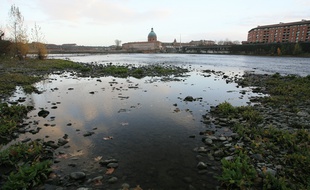 Le fleuve la Garonne, à Toulouse.