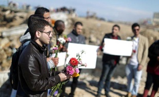 Des gazaouis se sont rassemblés le 14 février 2015 à Gaza pour rendre hommage aux 3 Palestiniens tués à Chapel Hill aux Etats-Unis
