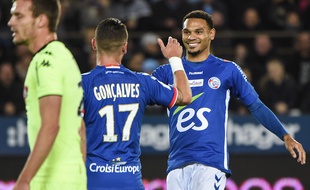 Kenny Lala, buteur et passeur décisif pour Strasbourg face à Angers.