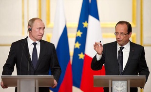 Vladimir Poutine et François Hollande lors de leur conférence de presse commune à l'Elysée, vendredi 1er juin 2012