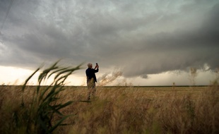 Un chasseur de tornades en pleine action au Texas.