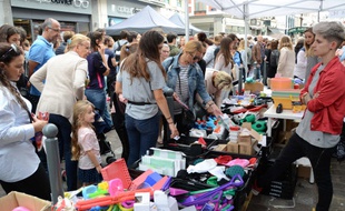 Les rues sont bondées pendant la braderie de Lille. (archives)
