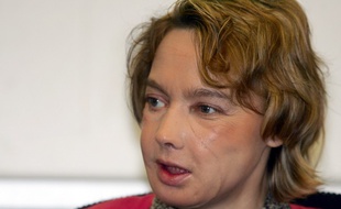 Isabelle Dinoire en février 2006 après sa greffe du visage