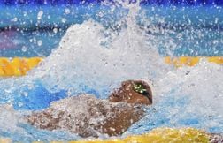 Mondiaux de natation 2025 : Ndoye-Brouard en bronze sur 100m dos, Kirpichnikova passe à côté de sa finale... Revivez les courses de mardi