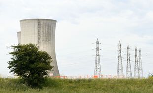 la centrale nucleaire le TRICASTIN dans la drome