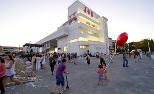 Les habitants voudrait que la station soit implantée près du fameux bâtiment Job, centre névralgique du quartier.