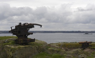L'île de Cézembre, ici en 2017 en amont d'une opération de déminage menée par le conservatoire du littoral.