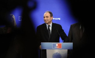 Jean-François Copé, président proclamé de l'UMP mais contesté par François Fillon, a déclaré dimanche soir à l'AFP qu'il était "résolument confiant" dans la conclusion d'un accord avec son rival.