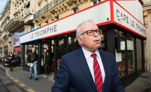Le candidat FN à la Mairie de Paris Wallerand de Saint-Just le 18 décembre dans le 17e arrondissement de la capitale.