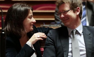 S'il est courant d'évoquer ses revenus aux Etats-Unis, la publication du patrimoine des élus, voulue par le gouvernement, est une révolution en France où les politiques estiment ne devoir rendre des comptes que lors d'élections et où il est plus facile de parler sexe qu'argent.