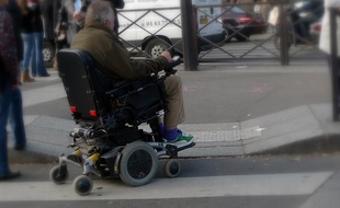 I Wheel Share permettra par exemple de signaler les aménagements urbains défaillants.