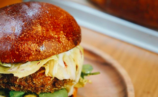 Le groupe Bocuse proposera bientôt une chaîne dédiée aux sandwichs du monde.