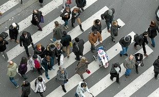 En 2010, 444 000 personnes ont basculé sous le seuil de pauvreté (964 €/mois).