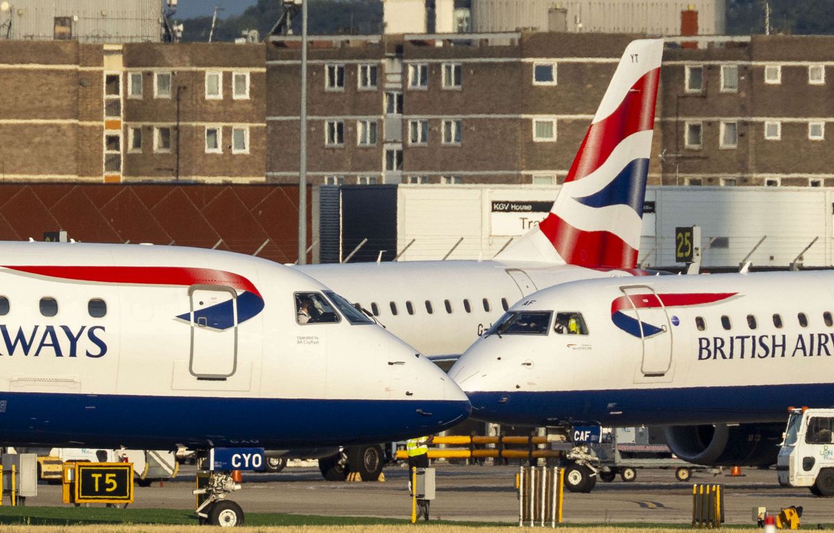 Un steward retrouvé nu et drogué dans les toilettes d'un vol de British Airways condamné