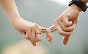 S'accorder un jour de célibat par mois en étant en couple: idée de génie ou idée foireuse?