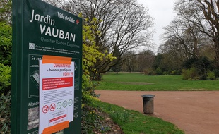 A Lille, les parcs et jardins sont fermés à cause du coronavirus.