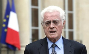 La Commission sur la rénovation et la déontologie de la vie publique présidée par Lionel Jospin, dont la création avait été annoncée par le président François Hollande le 14 juillet, se réunira pour la première fois ce mercredi à 14H45, à deux pas de Matignon, a-t-elle annoncé mardi dans un communiqué.