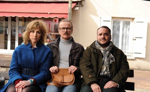 Elsa Zylberstein, Franck Dubosc et François-Xavier Demaison dans Les têtes de l'emploi d'Alexandre Charlot et Franck Magnier
