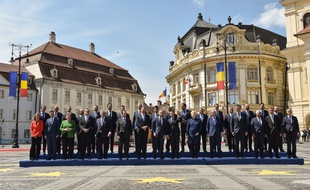 Les chefs d'Etats des 27 pays de l'Union européenne réunis pour un sommet à Sibiu en Roumanie, le 9 mai 2019.