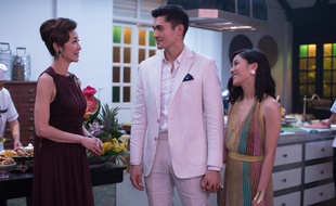 Michelle Yeoh, Henry Golding et Constance Wu dans Crazy Rich Asians de Jon M. Chu