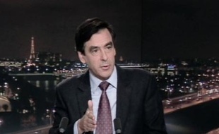 François Fillon a annoncé mardi soir avoir demandé au ministre du Travail Xavier Bertrand de recevoir, après la CGT, "toutes les autres organisations" pendant la nuit et mercredi matin "pour recueillir leurs propositions" sur la réforme des régimes spéciaux.