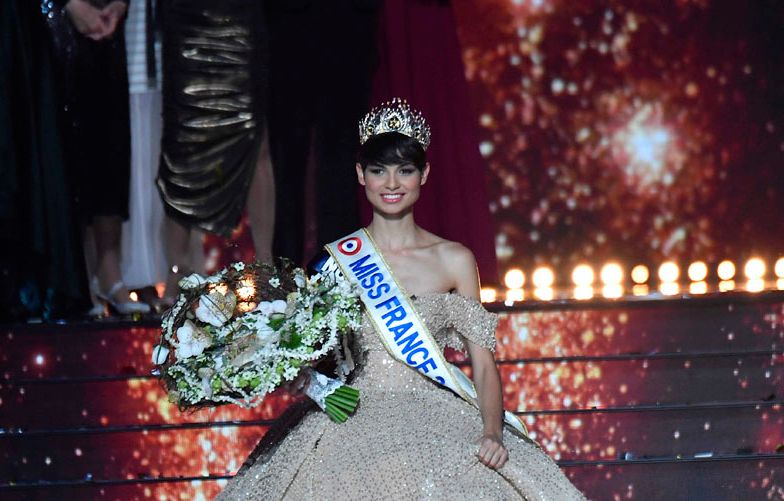 Miss France 2024 : Miss Nord Pas de Calais remporte l'écharpe et la couronne