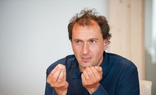 Vincent Feltesse, dans son bureau de président de la communauté urbaine de Bordeaux, le 4 juillet 2012