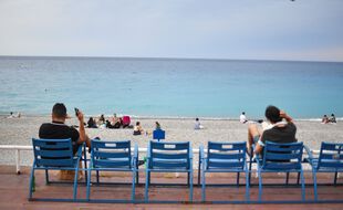 La fin du masque obligatoire en extérieur sur la promenade des Anglais, à Nice.