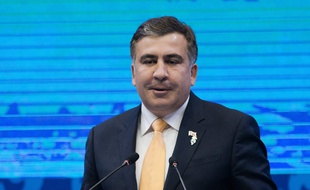 L'ex-président géorgien Mikheil Saakachvili arrête sa grève de la faim.