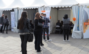 Au village des recruteurs