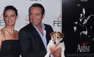 Bérenice Béjo, Jean Dujardin et Uggie, le 8 novembre à Los Angeles