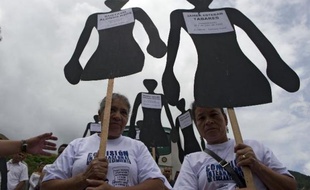 Près de 40.000 personnes ont été enlevées au cours des quatre dernières décennies en Colombie, une triste tradition toujours bien ancrée dans ce pays, en proie à un conflit armé, selon une étude dévoilée jeudi par le Centre de la mémoire historique.