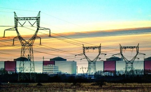 Vue générale de la centrale nucléaire de Gravelines prise le 08 Janvier 2003.