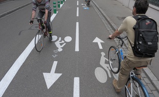 Illustration d'unepiste cyclable. Strasbourg.