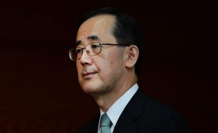 Le comité de politique monétaire de la Banque centrale du Japon (BoJ) s'est abstenu mercredi d'élargir son éventail de mesures monétaires destinées à affronter la mauvaise conjoncture, mais son gouverneur s'est dit préoccupé par la situation européenne et le ralentissement subséquent en Chine.