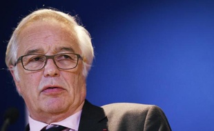 Le ministre du Travail, François Rebsamen à Paris, le 9 février 2015