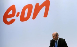 Le numéro un allemand de l'énergie EON, qui s'efforce de prendre le virage de la sortie du nucléaire en Allemagne, a inauguré mercredi un site pilote de conversion d'électricité en gaz, en vue de stocker les surplus d'énergie issus des renouvelables.