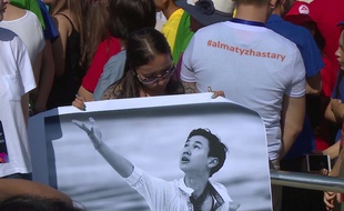 Le patineur Denis Ten a été tué en juillet 2018 au Kazakhstan par deux hommes en train de voler ses rétroviseurs.