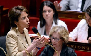 Les députés doivent s'attaquer dans la soirée de mardi à la mesure-phare du projet de loi sur la consommation, la possibilité d'intenter des actions de groupe, avant d'examiner d'autres facettes de ce texte multiple, comme la résiliation plus facile des contrats d'assurance ou l'instauration dans les restaurants d'un logo "fait maison".