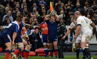 Le talonneur des Bleus Benjamin Kayser lors du match entre la France et l'Angleterre dans le Tournoi des VI Nations 2014.