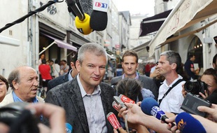 Olivier Falorni a déclenché une cohue lors de sa conférence à La Rochelle le 24 août 2012.