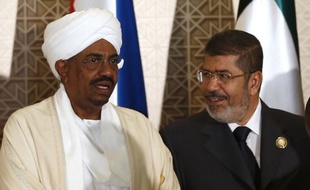 Le président égyptien Mohamed Morsi est attendu jeudi après-midi pour sa première visite officielle au Soudan, un déplacement qualifié d'"historique" par Khartoum.