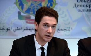 La famille de Rifaat al-Assad, l'oncle du président syrien, dont le patrimoine français est la cible d'une plainte notamment pour détournement de fonds publics, a affirmé jeudi que l'argent pour l'acquérir ne venait pas de Syrie, mais avait été fourni par des "amis".