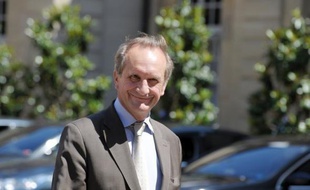 Gérard Longuet (UMP) a jugé mardi que l'arrêt des commissions sur des ventes d'armes au Pakistan était "un règlement de comptes" de Jacques Chirac contre Edouard Balladur après la présidentielle de 1995, voyant des "rebonds" de cette histoire dans le conflit Sarkozy-Villepin.