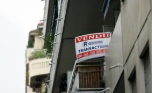 Les panneaux « à vendre » ne sont plus les bienvenus.
