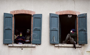Des «zadistes» occupent une maison forestière près de Roybon, sur la zone où doit être construit un Center Parcs, le 30 novembre 2014.