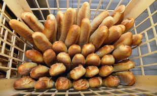 Dans une boulangerie (illustration)